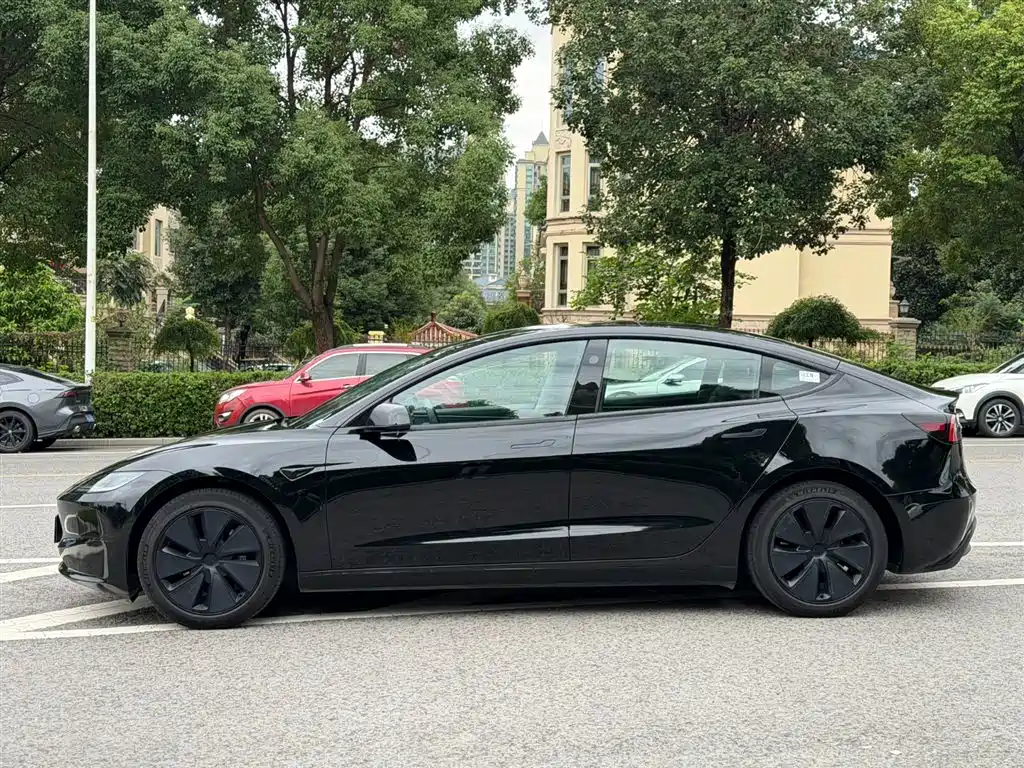 Model 3 2023 rear-wheel drive version купить на сайте DeffCars