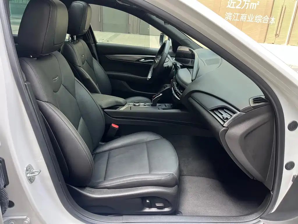 Cadillac CT5 2024 28T Luxury Pro купить на сайте DeffCars