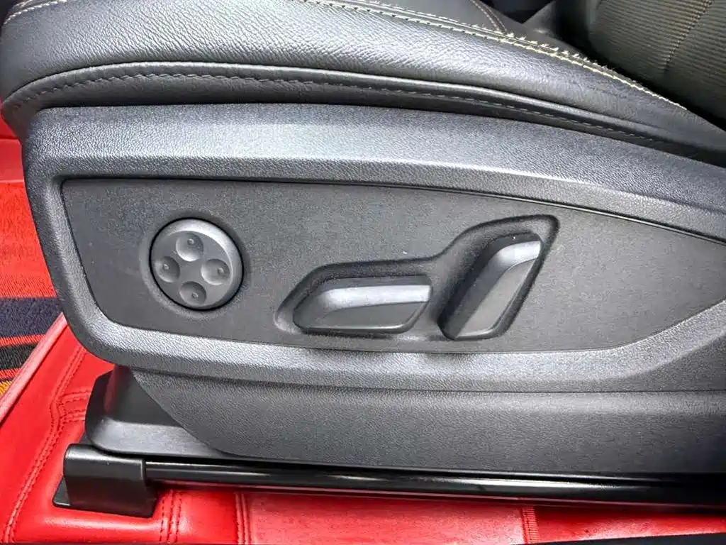 Audi Q5L 2020 facelift 40 TFSI enjoys fashionable style купить на сайте DeffCars