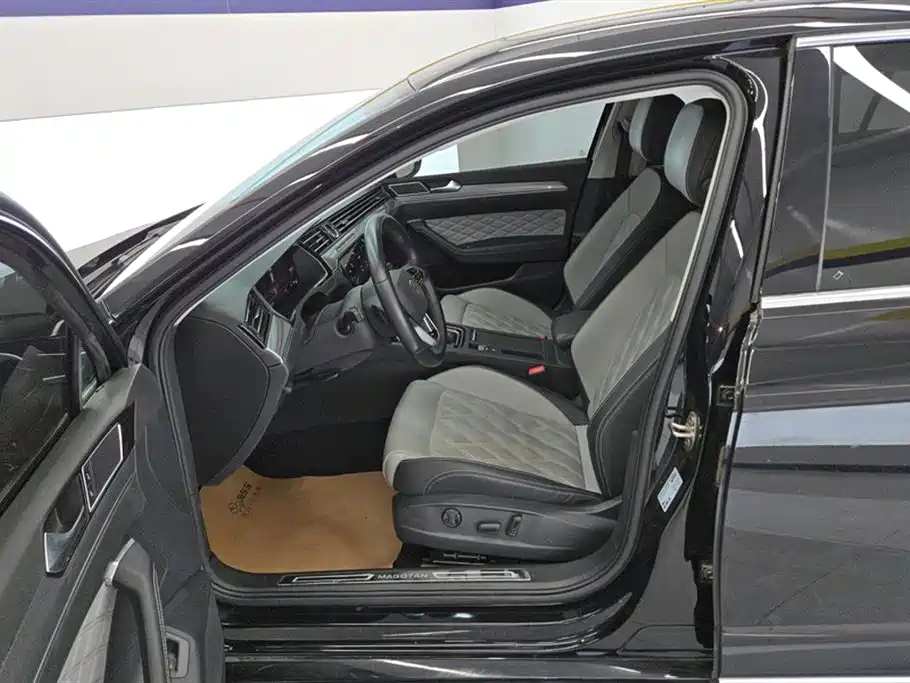 Magotan 2023 2 million commemorative edition 330TSI DSG leading model купить на сайте DeffCars