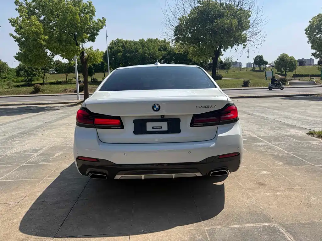 BMW 5 Series 2022 facelift 525Li M Sports Package купить на сайте DeffCars