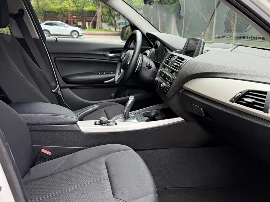 BMW 1 Series Imported 2015 Model 118i Leading купить на сайте DeffCars