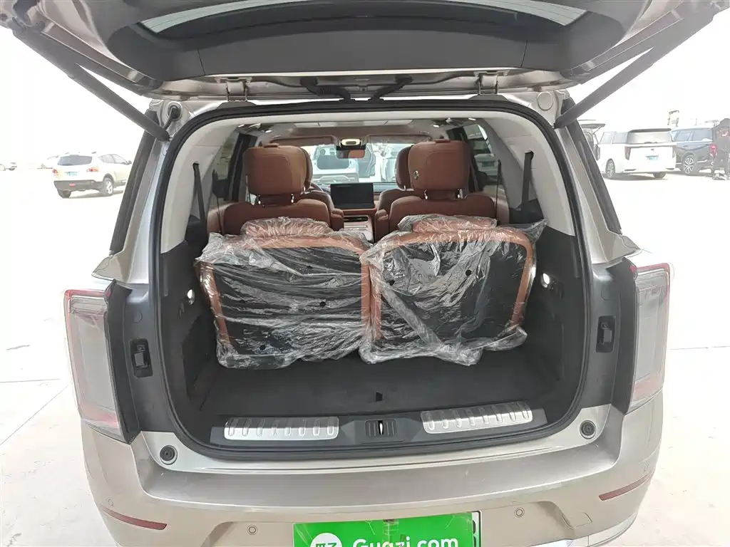 Trumpchi Yearning S9 2025 Qiankun UItra 6-seater купить на сайте DeffCars