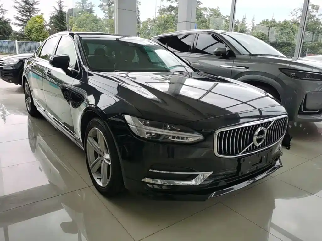 Volvo S90 2020 T5 Zhiyi Luxury Edition купить на сайте DeffCars