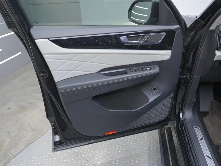 Touron 2023 facelift 380TSI four-wheel drive luxury version купить на сайте DeffCars