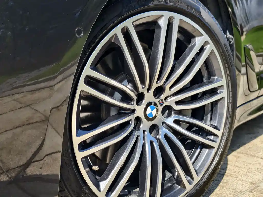 BMW 5 Series 2018 facelift 530Li leading M sports package купить на сайте DeffCars