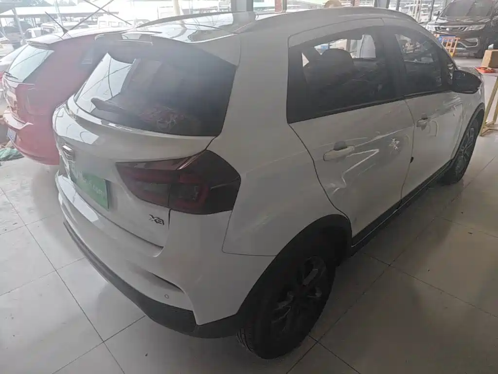 Vision X3 2020 1.5L CVT Premium купить на сайте DeffCars