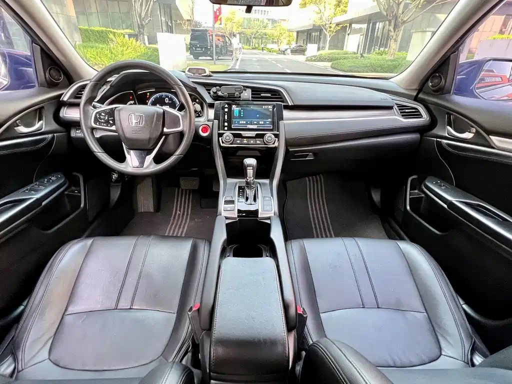Civic 2019 220TURBO CVT Dynamic Edition National V купить на сайте DeffCars