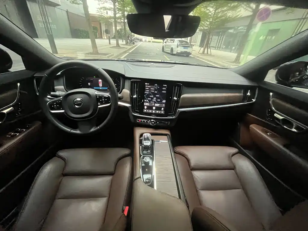 Volvo S90 2023 B5 Zhiyuan Luxury Edition купить на сайте DeffCars