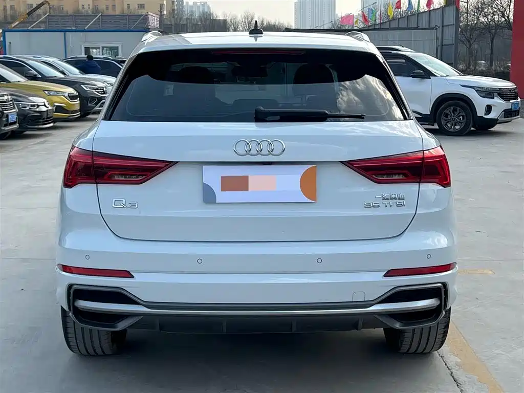 Audi Q3 2022 35 TFSI Fashionable and Dynamic купить на сайте DeffCars