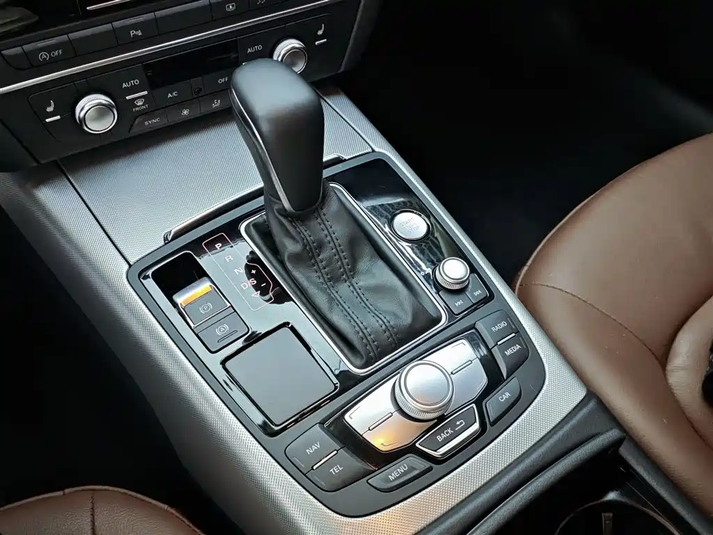 Audi A6L 2018 30th Anniversary Model 35 TFSI Fashion Model купить на сайте DeffCars