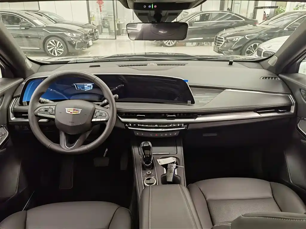 Cadillac XT4 2024 28T two-wheel drive premium model купить на сайте DeffCars