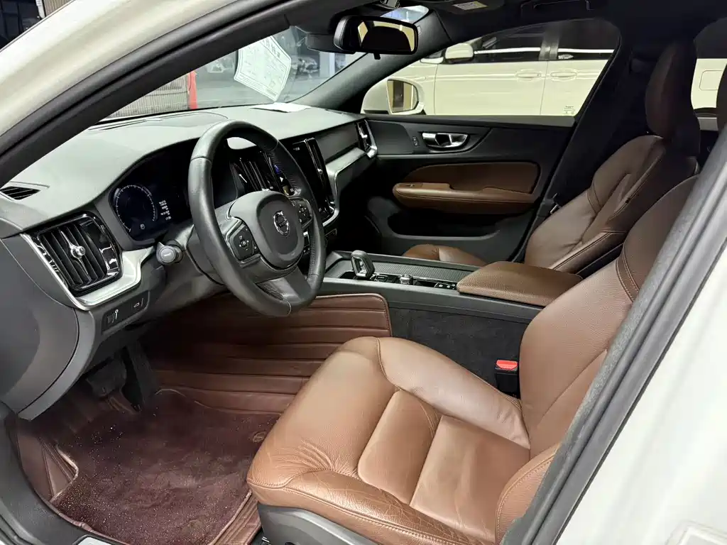 Volvo S60 2022 B4 Zhiyuan Sports Edition купить на сайте DeffCars