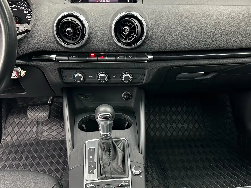 Audi A3 2019 Sportback 35 TFSI Sports National V купить на сайте DeffCars