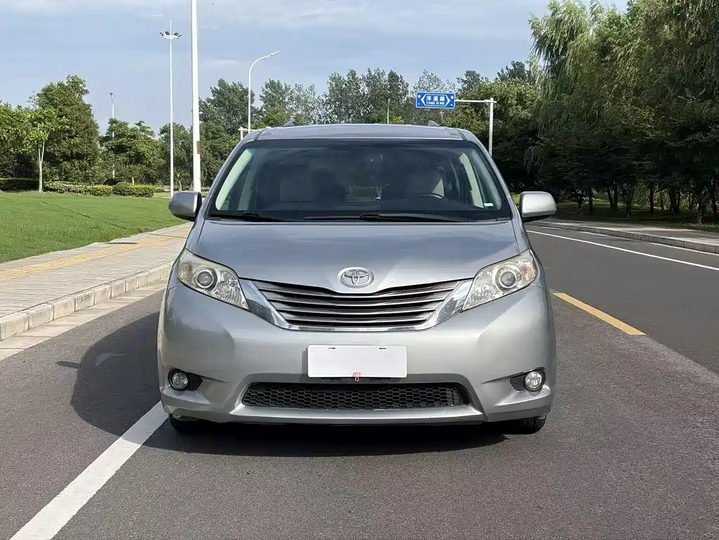 SIENNA 2015 3.5L 2WD L купить на сайте DeffCars