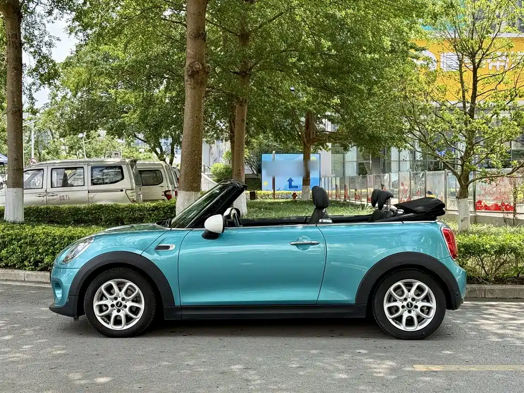MINI 2019 1.5T COOPER CABRIO Classic купить на сайте DeffCars