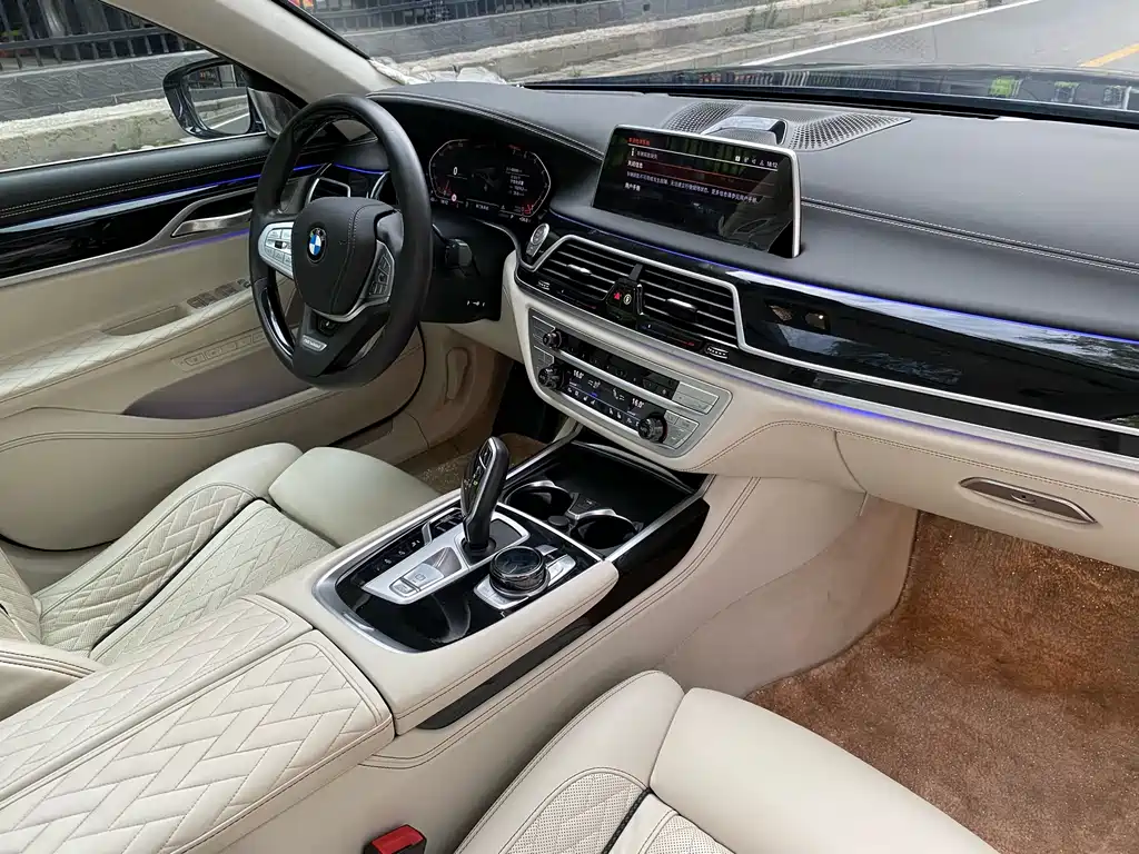BMW 7 Series 2022 740Li xDrive Executive Luxury Package купить на сайте DeffCars