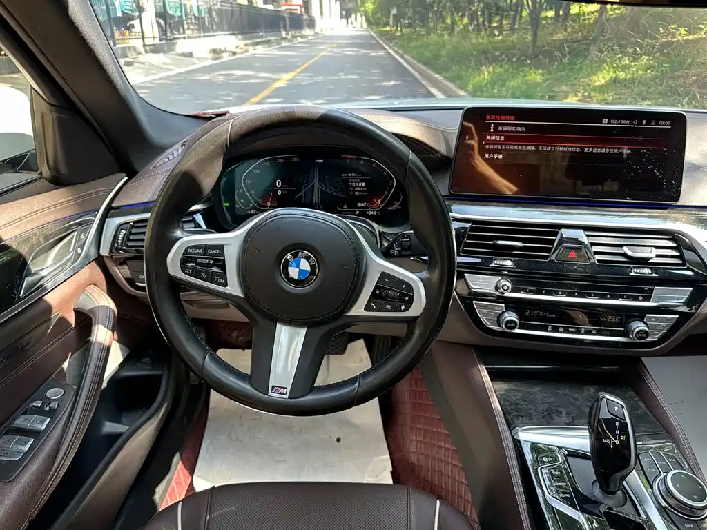 BMW 5 Series 2022 525Li M Sports Package купить на сайте DeffCars
