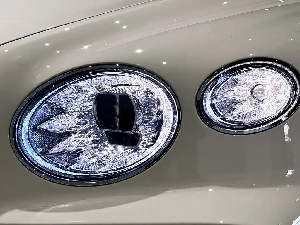 Bentayga plug-in hybrid 2021 3.0T PHEV купить на сайте DeffCars