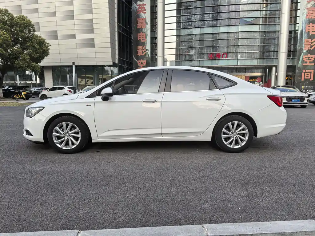 Weilan 2015 Sedan 15S Automatic Leading Type купить на сайте DeffCars