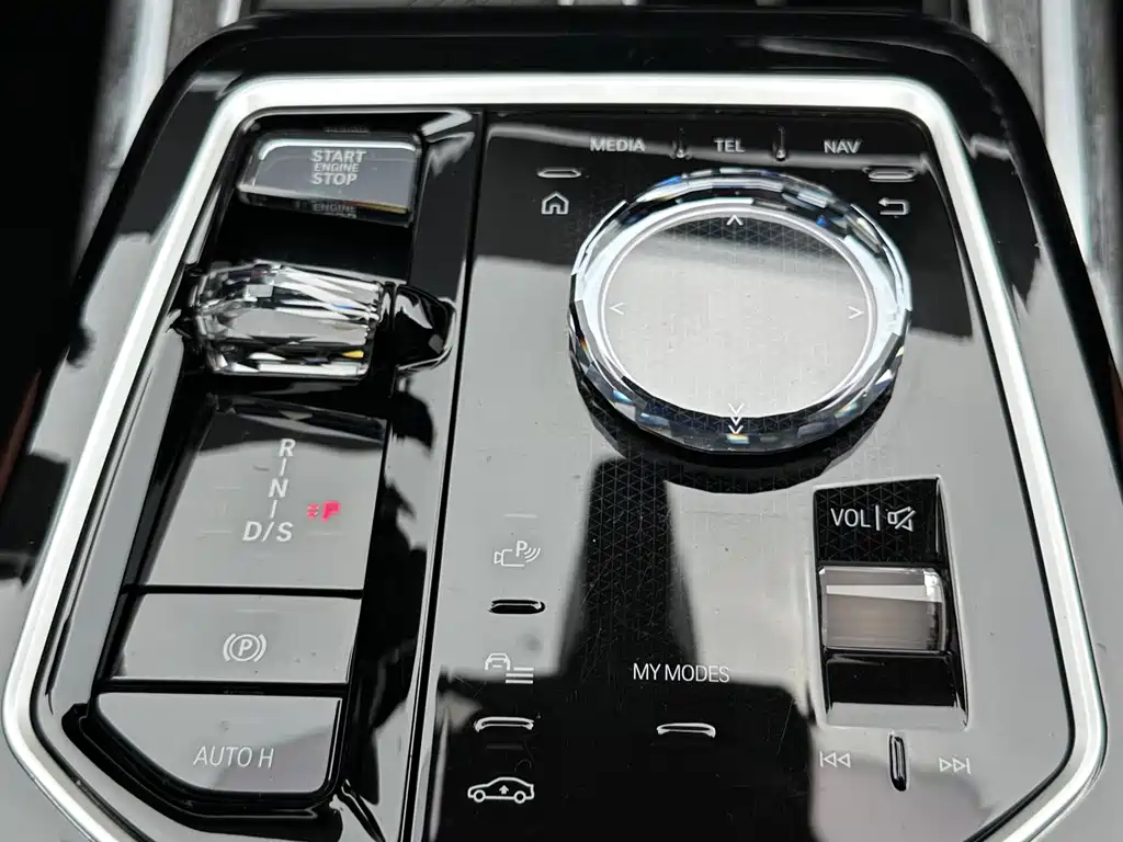 BMW 7 Series 2023 facelift 740Li exclusive M sports package купить на сайте DeffCars