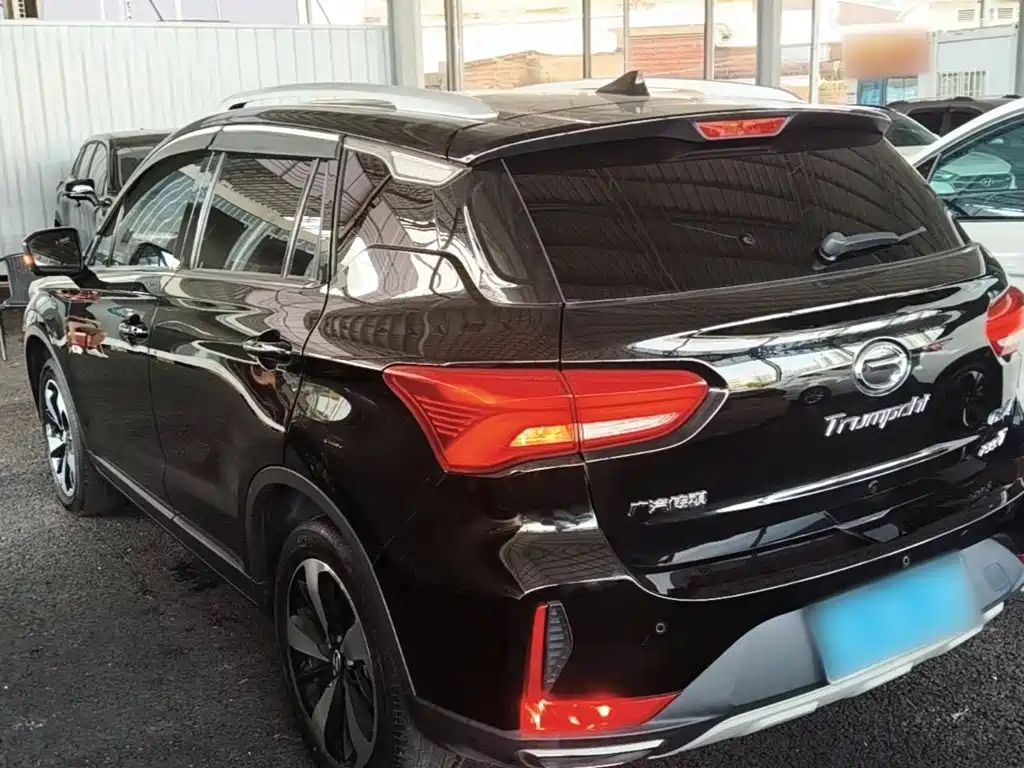 Trumpchi GS4 2018 235T Automatic 2WD Luxury Connected Million Commemorative Edition купить на сайте DeffCars