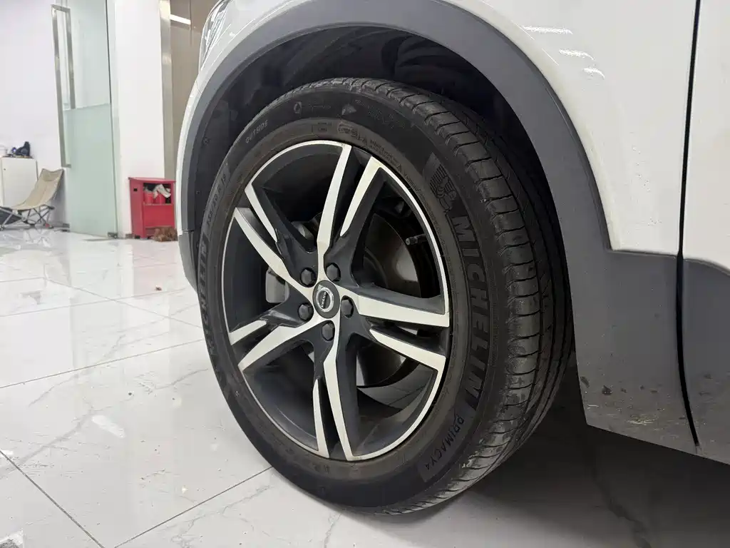 Volvo XC40 2020 T4 four-wheel drive Zhiyuan Sport Edition купить на сайте DeffCars