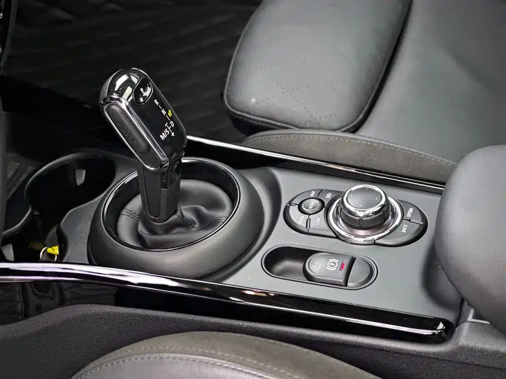 MINI CLUBMAN 2022款 2.0T COOPER S купить на сайте DeffCars