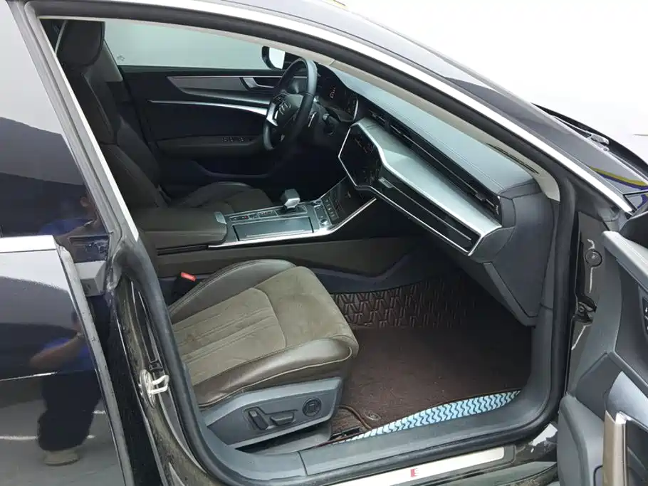 Audi A7L 2024 45TFSI S-line Dream Building Liquid Crystal Package купить на сайте DeffCars