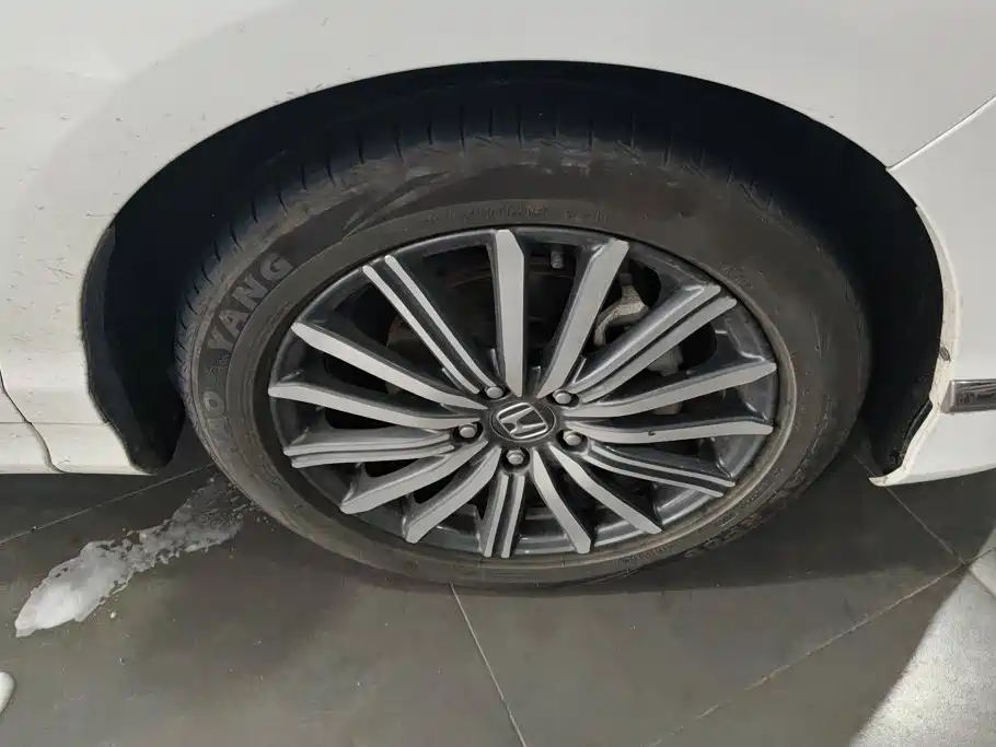 Alison 2022 2.0L e:HEV Deluxe Edition купить на сайте DeffCars