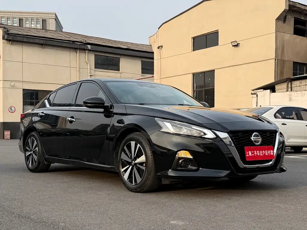 Teana 2021 2.0L XL Upper AD1 Smart Travel Pilot Edition купить на сайте DeffCars