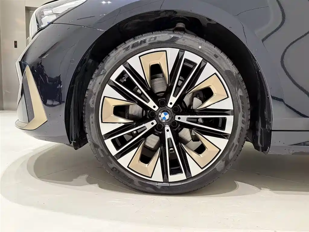 BMW 5 Series 2024 530Li Exclusive Luxury Package купить на сайте DeffCars
