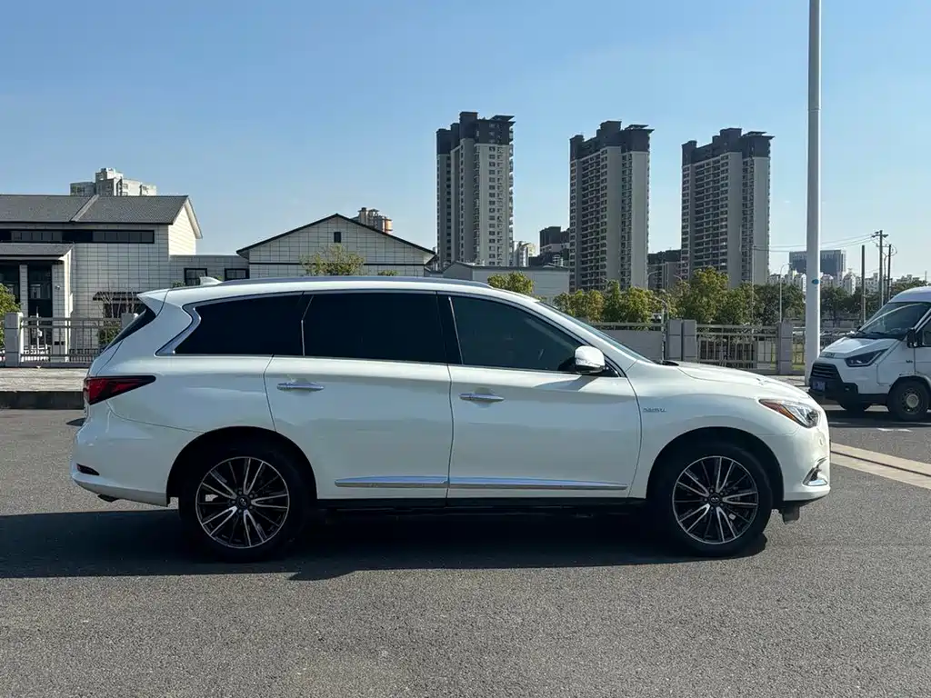 Infiniti QX60 Imported 2016 2.5 S/C Hybrid Two-wheel drive Excellent Edition National V купить на сайте DeffCars