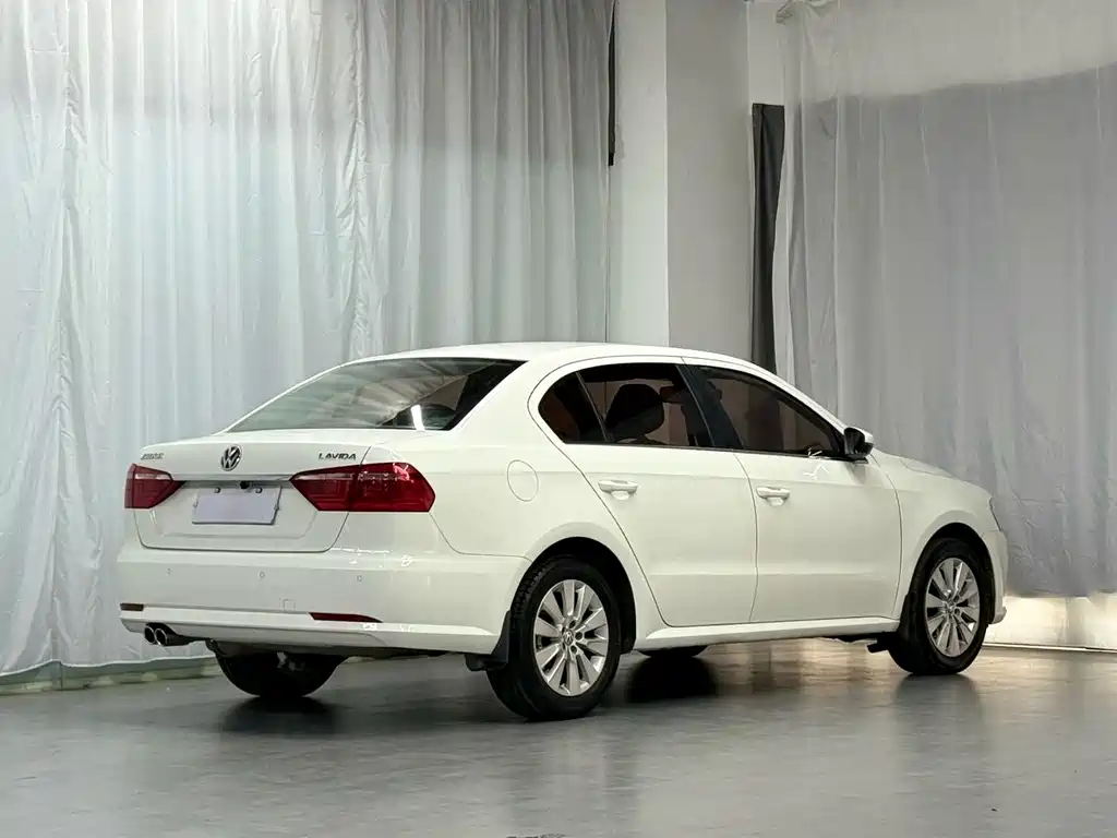 Lavida 2013 facelift 1.4TSI DSG comfort version купить на сайте DeffCars