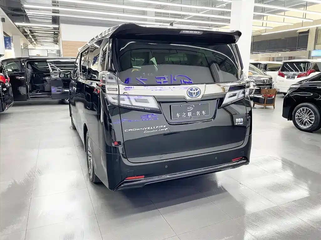 Wilfa 2021 Crown Dual Engine 2.5L HV Premium Edition купить на сайте DeffCars