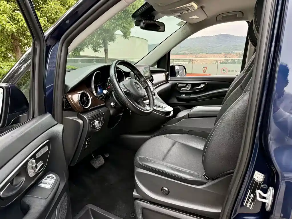 Mercedes-Benz V-Class 2021 V 260 Pilot Edition купить на сайте DeffCars