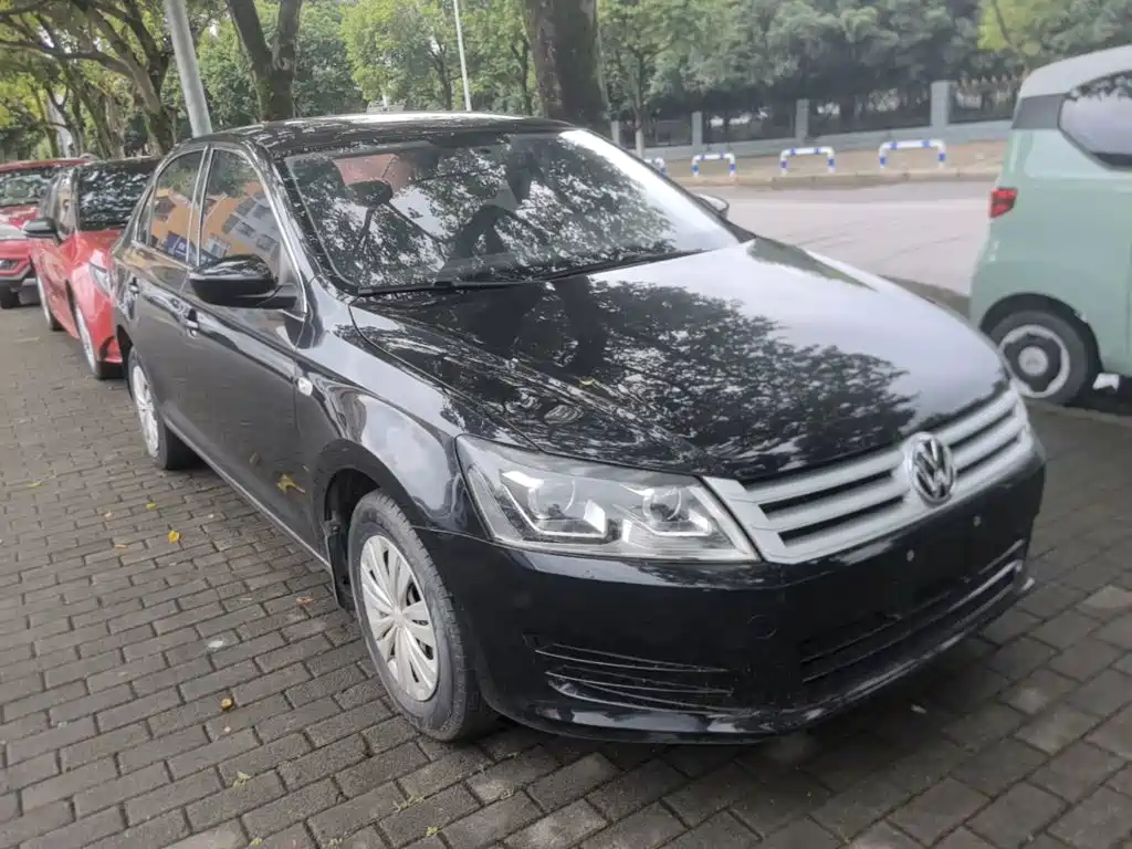 Santana 2015 1.6L Manual Fashion Edition купить на сайте DeffCars