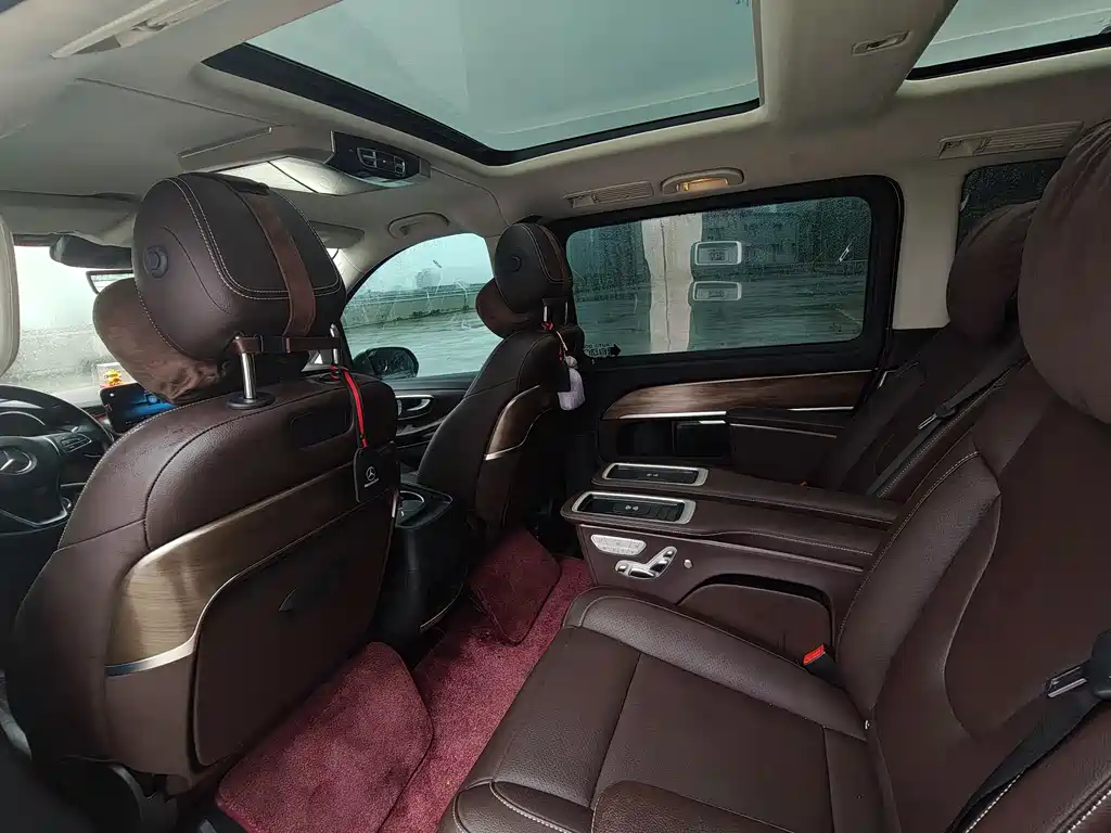 Mercedes-Benz V-Class 2022 V 260 L Long Wheelbase Luxury Edition купить на сайте DeffCars