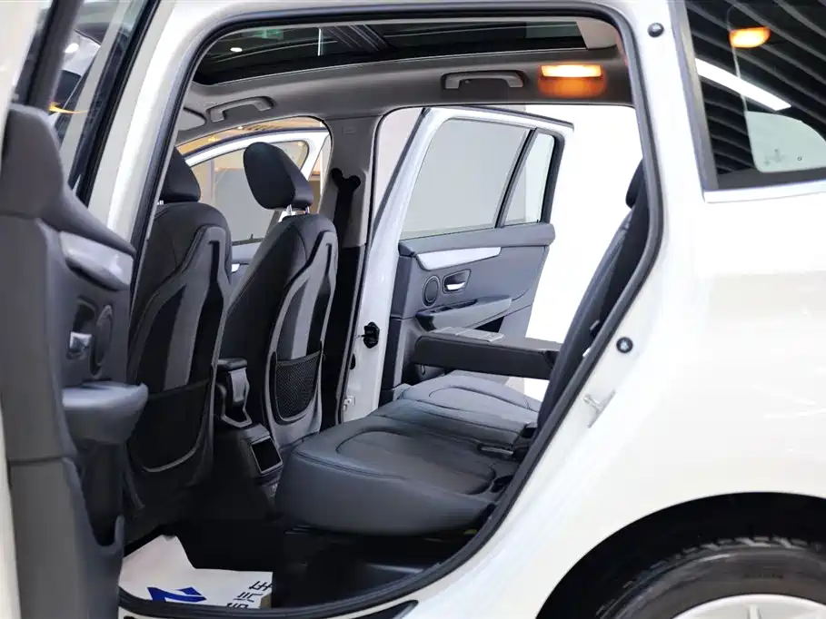 BMW 2 Series Multipurpose Station Wagon 2019 220i Leading Model купить на сайте DeffCars