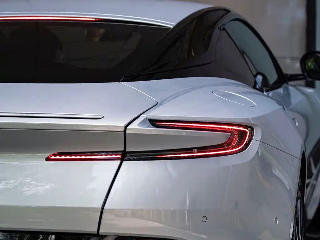 Astonmartin DB11 2019 4.0T V8 Coupe купить на сайте DeffCars