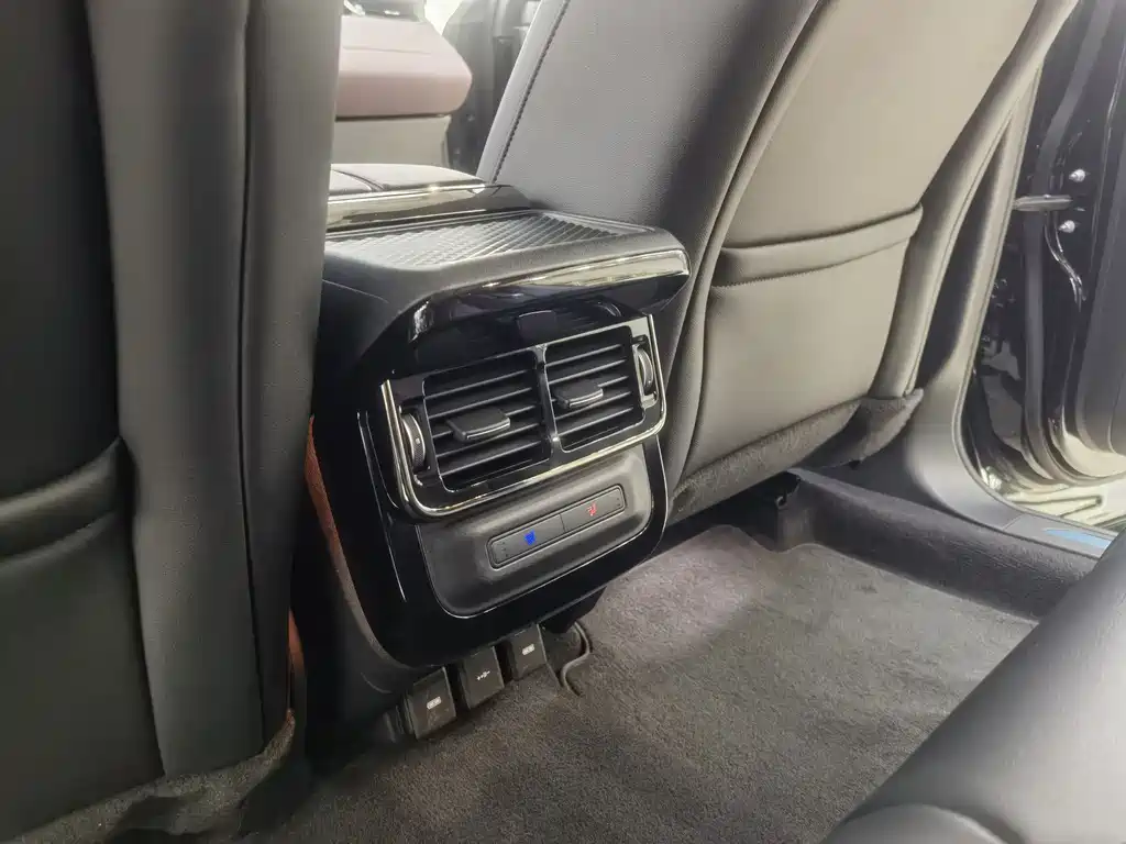 Range Rover Evoque 2023 Evoque L 249PS Deluxe Edition купить на сайте DeffCars