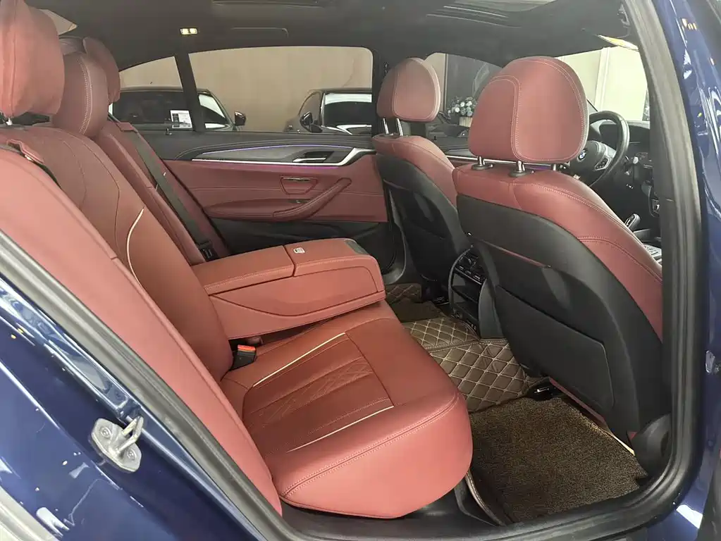 BMW 5 Series New Energy 2021 535Le M Sports Package купить на сайте DeffCars