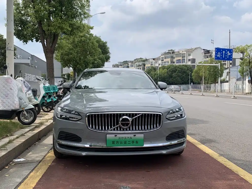 Volvo S90 plug-in hybrid 2024 plug-in hybrid four-wheel drive long range Zhiya luxury version купить на сайте DeffCars
