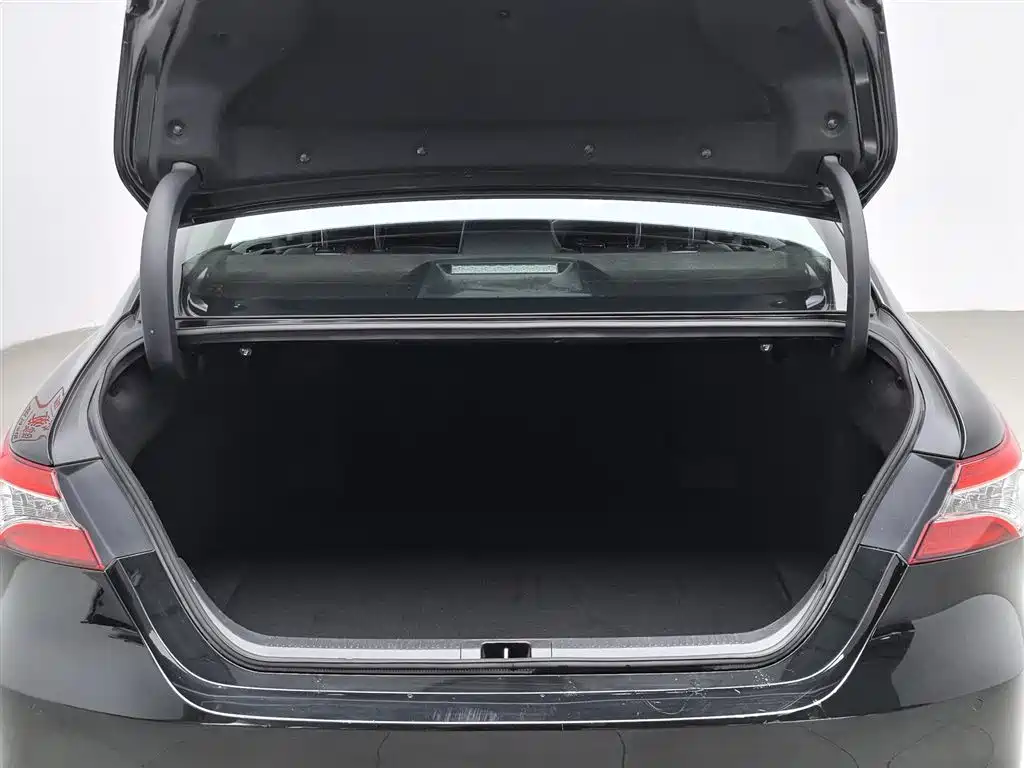 Camry 2021 2.0G Deluxe Edition купить на сайте DeffCars