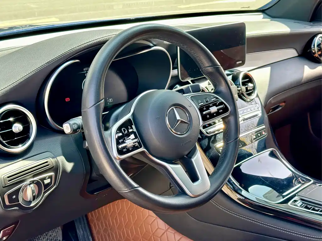 Mercedes-Benz GLC Coupe 2020 GLC 260 4MATIC Coupe SUV купить на сайте DeffCars