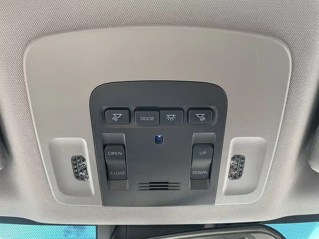 Camry 2019 facelift 2.0G Deluxe Edition купить на сайте DeffCars