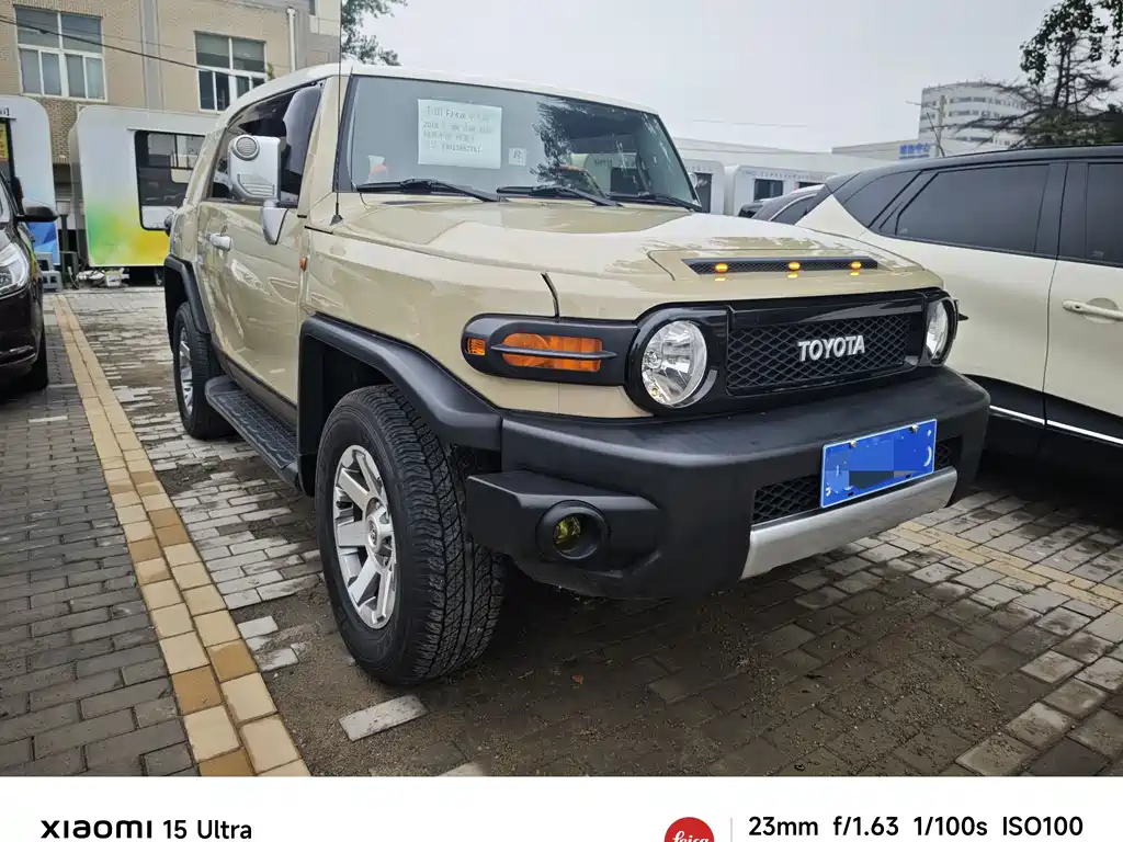 FJ Cruiser 2013 4.0L купить на сайте DeffCars
