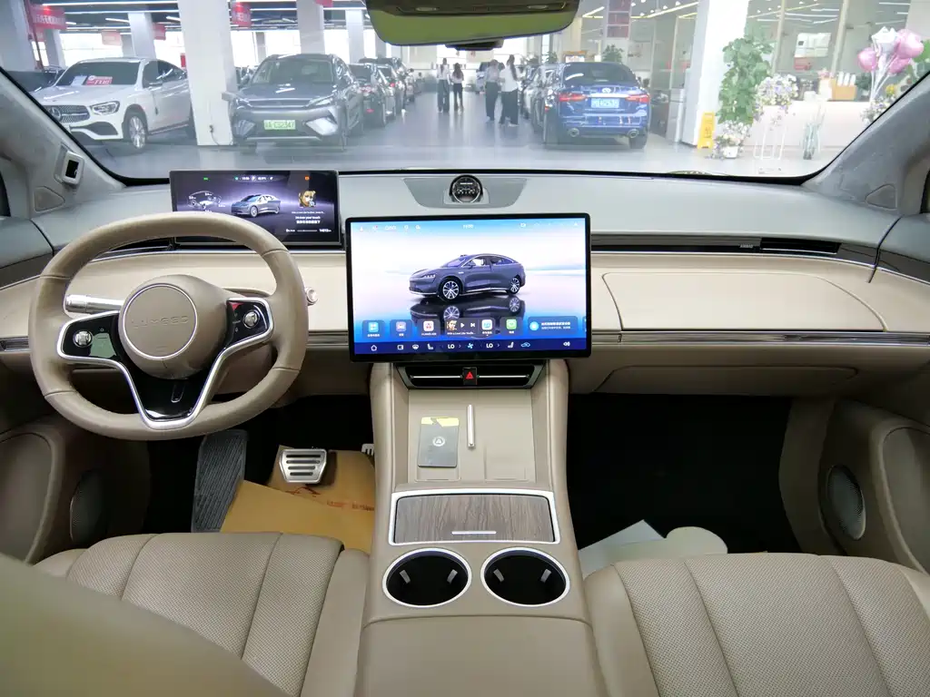 Zhijie R7 2025 extended range 251km Max купить на сайте DeffCars