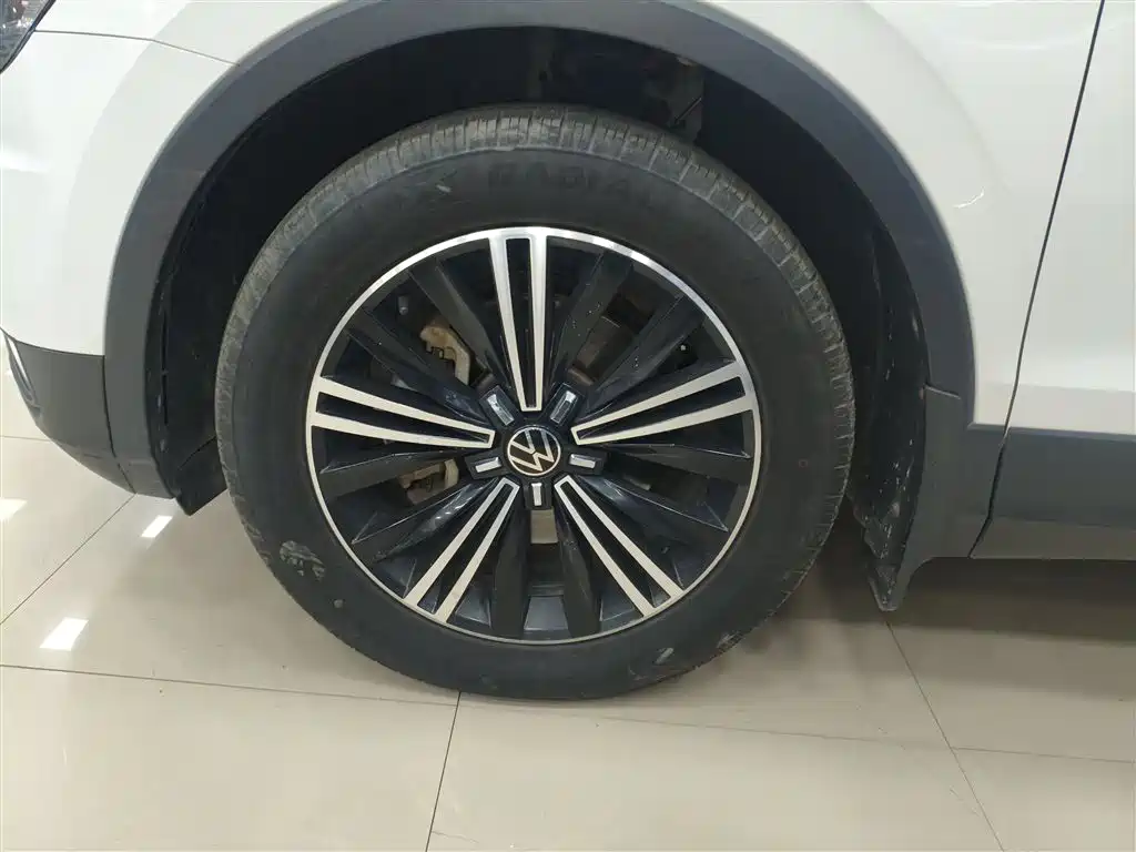 Tiguan L 2021 330TSI automatic two-wheel drive smart version купить на сайте DeffCars