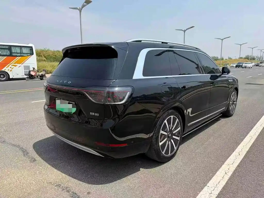 Wenjie M9 2024 extended range Max version 52kWh 6-seater version купить на сайте DeffCars